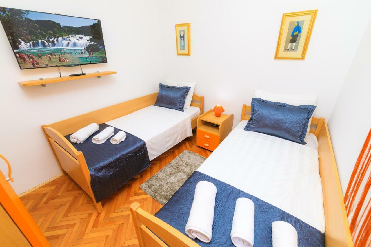 Holiday Home Obrov Kaštela Zewnętrze zdjęcie